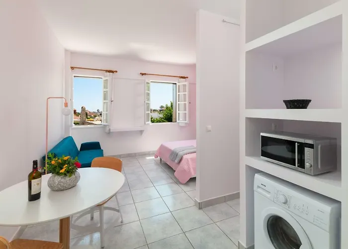 Stylish New Studio In Old Town Rhodes